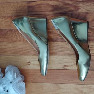 J. Crew Martina Gold Metallic Wedges Size 9 NWOT